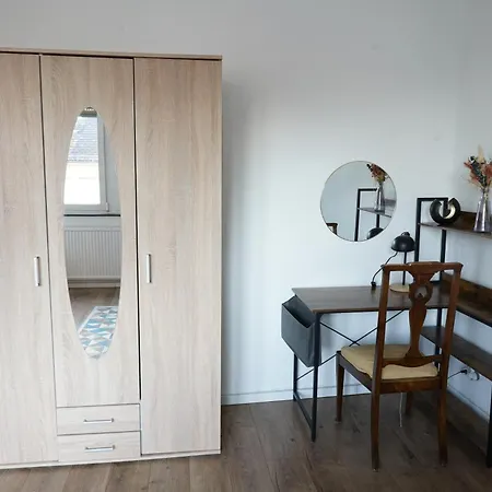 3-zimmer-wohnung / 10min Vom Ice Prázdninový dům Siegburg