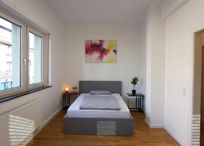 3-zimmer-wohnung / 10min Vom Ice Holiday home Siegburg