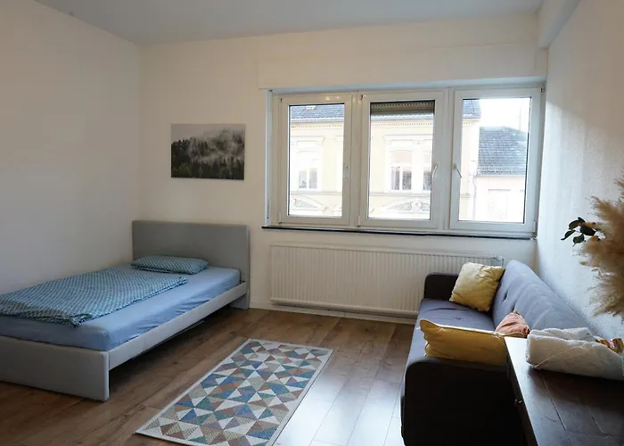 3-zimmer-wohnung / 10min Vom Ice * Зигбург